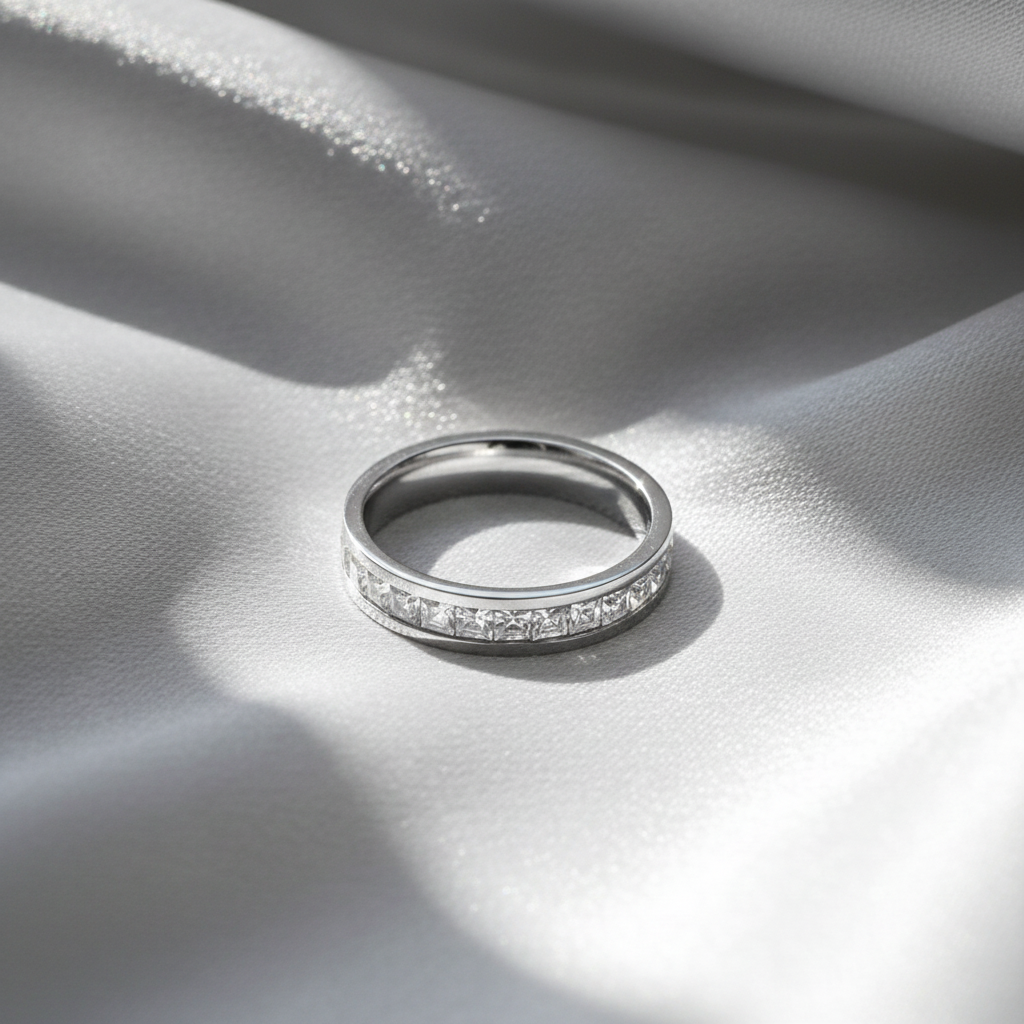 Athena Ring Silver | Grey White Satin