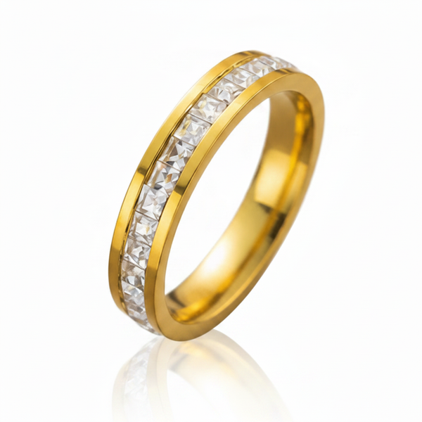 Gold ring with reflection